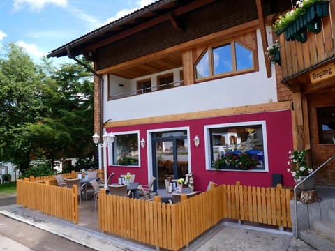BERGHEIM - Gasthaus & Pension / Tannheim-Tirol