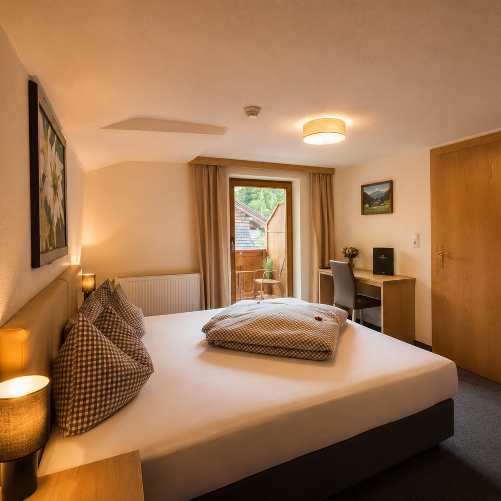 Doppelzimmer Nr. 8 im Bergheim Tirol