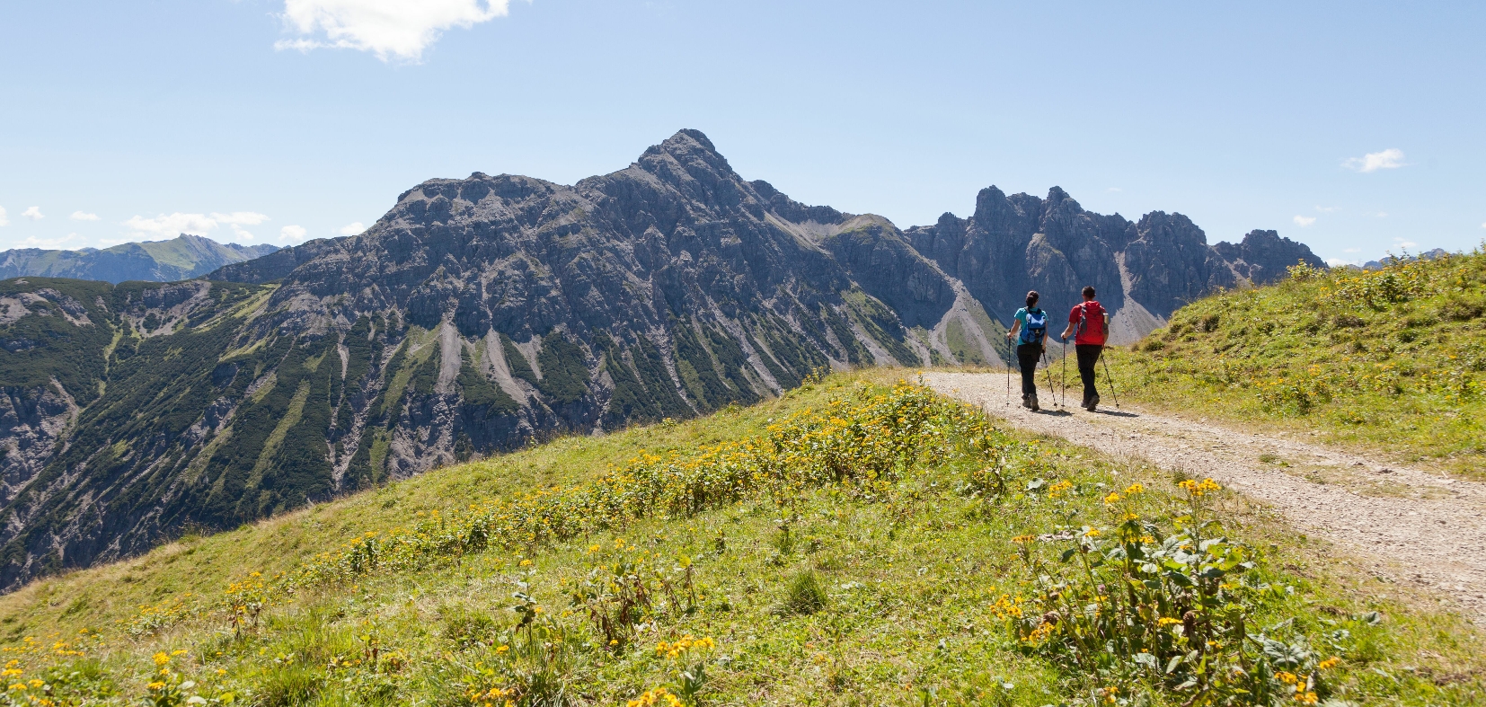 Wanderurlaub in Tannheim: Entdeckt die Bergwelt des Tannheimer Tals und wohnt im Bergheim Tirol mit Halbpension für Hausgäste.