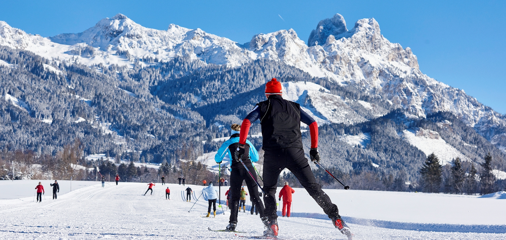 Langlaufen im Tannheimer Tal: Genießt Loipen, Winterluft und Eure persönliche Pension in Tannheim mit Halbpension für Hausgäste.