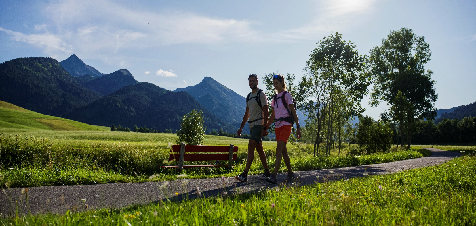 Romantikurlaub in Tirol: Zeit zu zweit im Tannheimer Tal. Persönlich wohnen im Bergheim Tirol mit Halbpension für Hausgäste.
