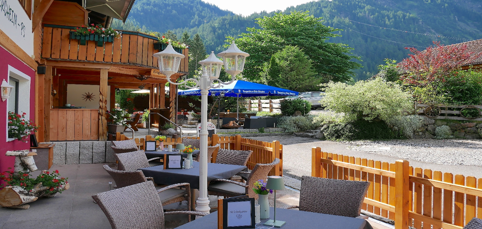 Aktuelle Angebote für Eure Auszeit im Bergheim Tirol in Tannheim. Persönlich wohnen, Halbpension genießen und das Tannheimer Tal erleben.